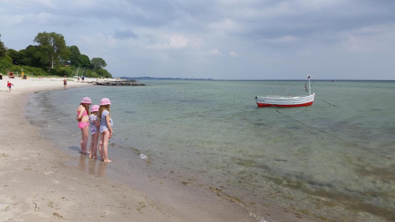 Zum Wohlfuehlen Ferienwohnung Fuer Max 5 Erwachsene Und 1 Kind, Schwimmbad Vor Der Tuer, Tiere Erlaubt Sierksdorf Esterno foto